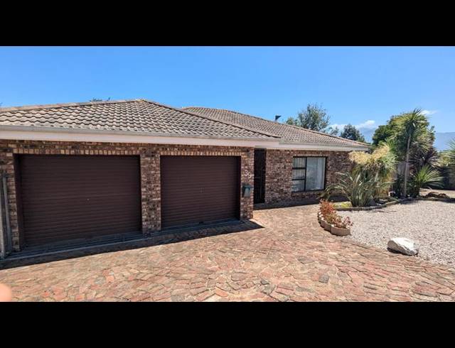 4 BEDROOM HOUSE FOR SALE IN ROOI RIVIER RIF